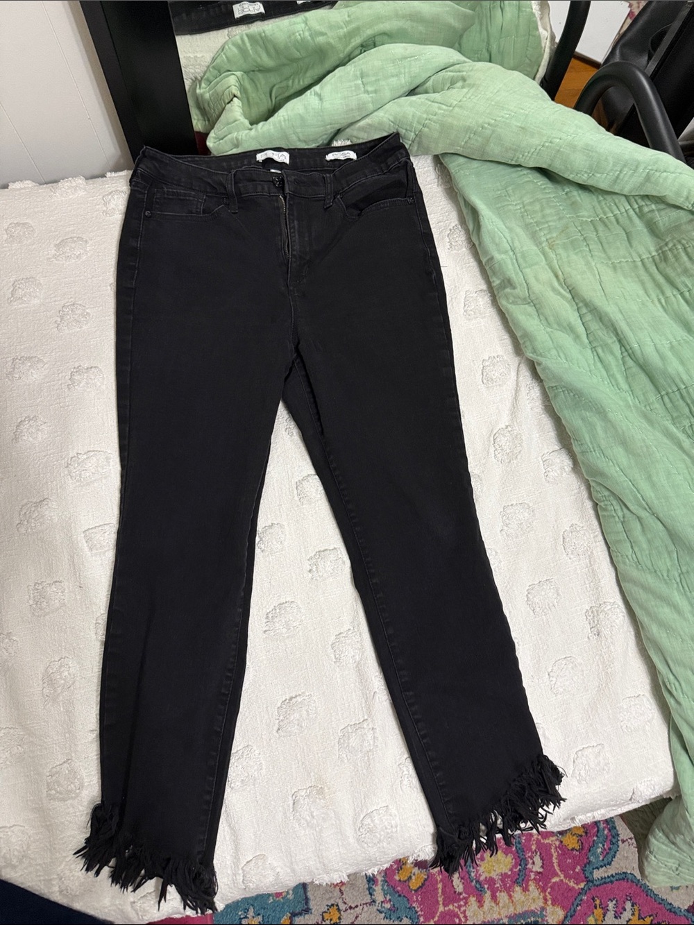 sofia by sofia vergara Black Frayed Hem Ankle Jeans
